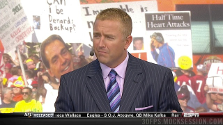 Illustration for article titled "I'm Asian": Your Roundup Of The Best Signs Behind The College Gameday Crew